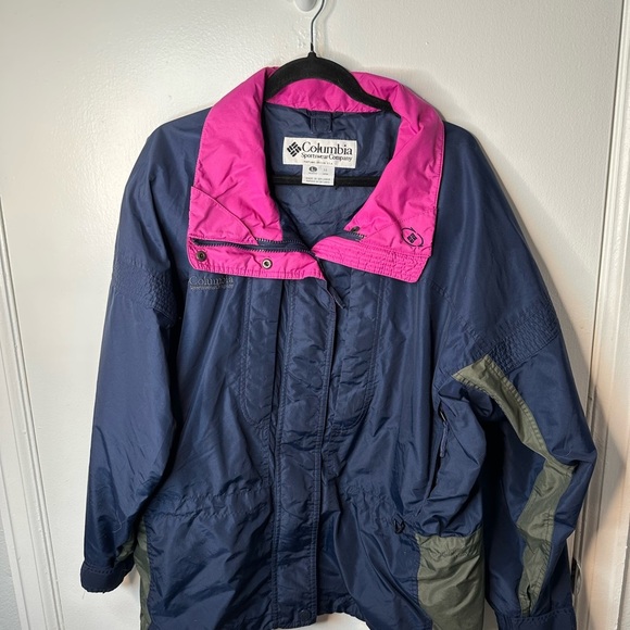 Columbia Woman’s Pink Jacket - Picture 2 of 4